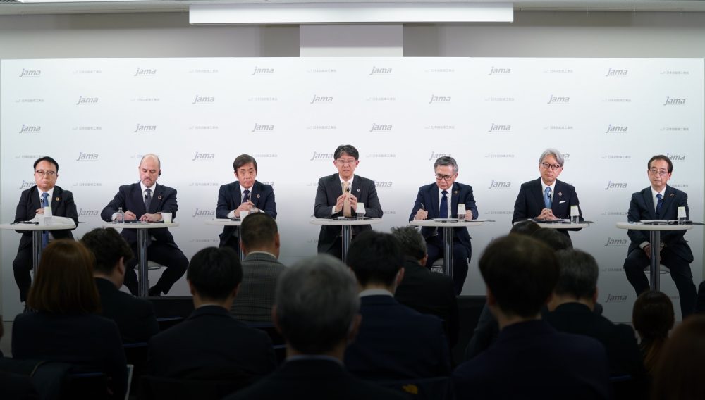 自工会、新体制初の記者会見を実施（3/19）