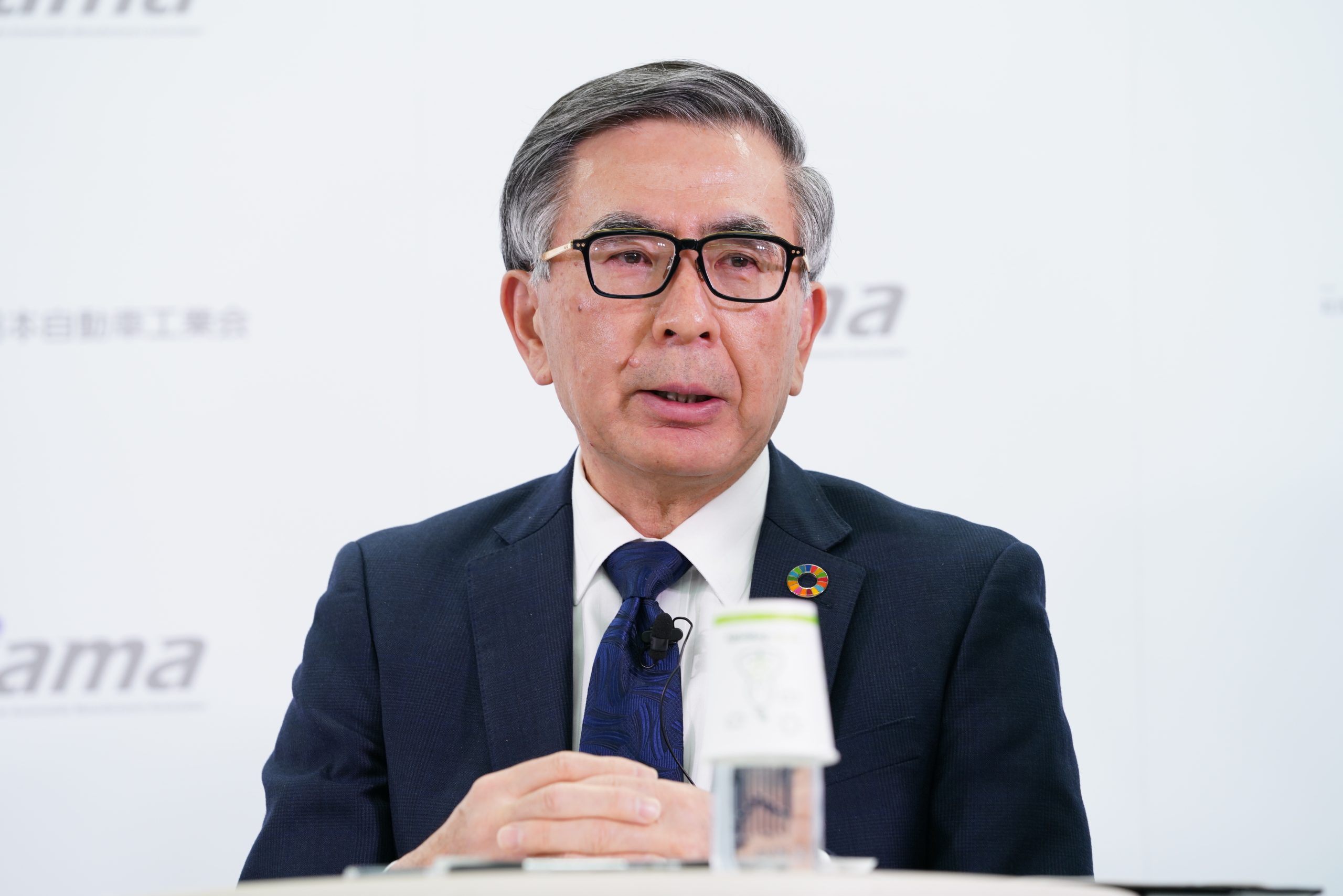 副会長　鈴木 俊宏（スズキ 代表取締役社長）